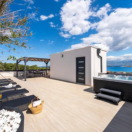 Seastar Apartment